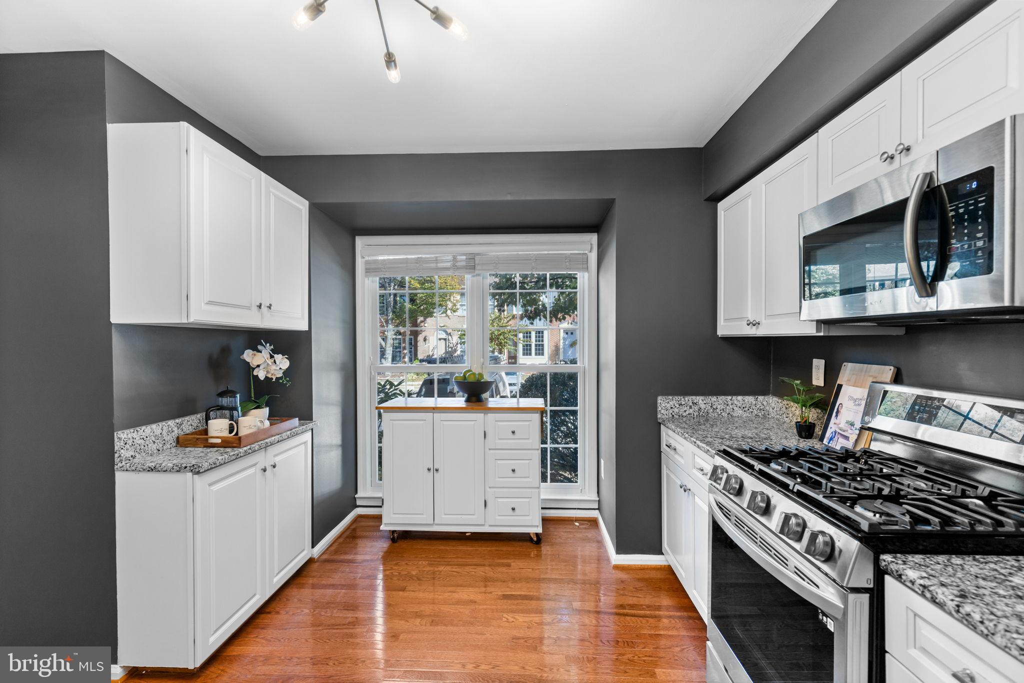 6223 WALKERS CROFT WAY