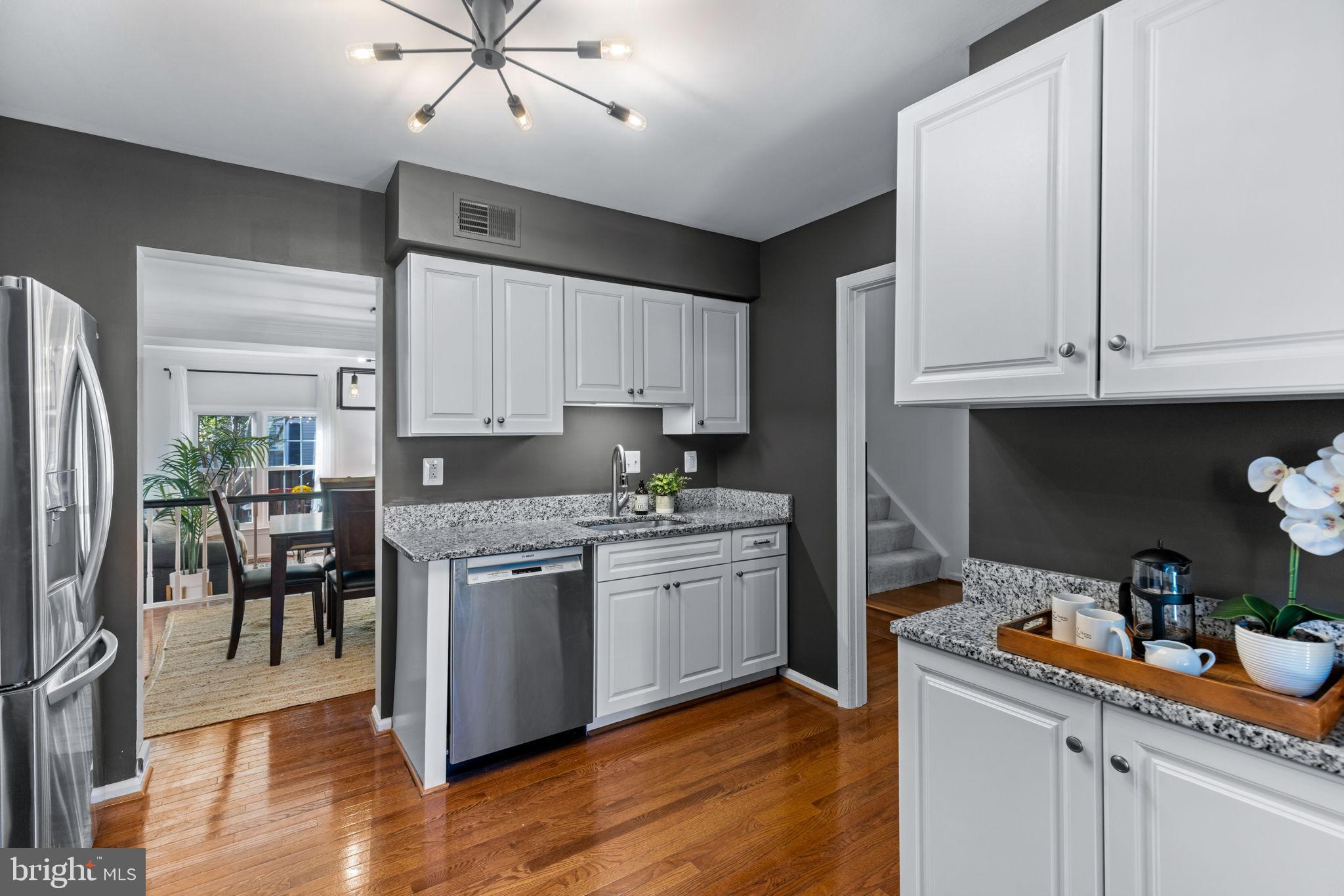 6223 WALKERS CROFT WAY