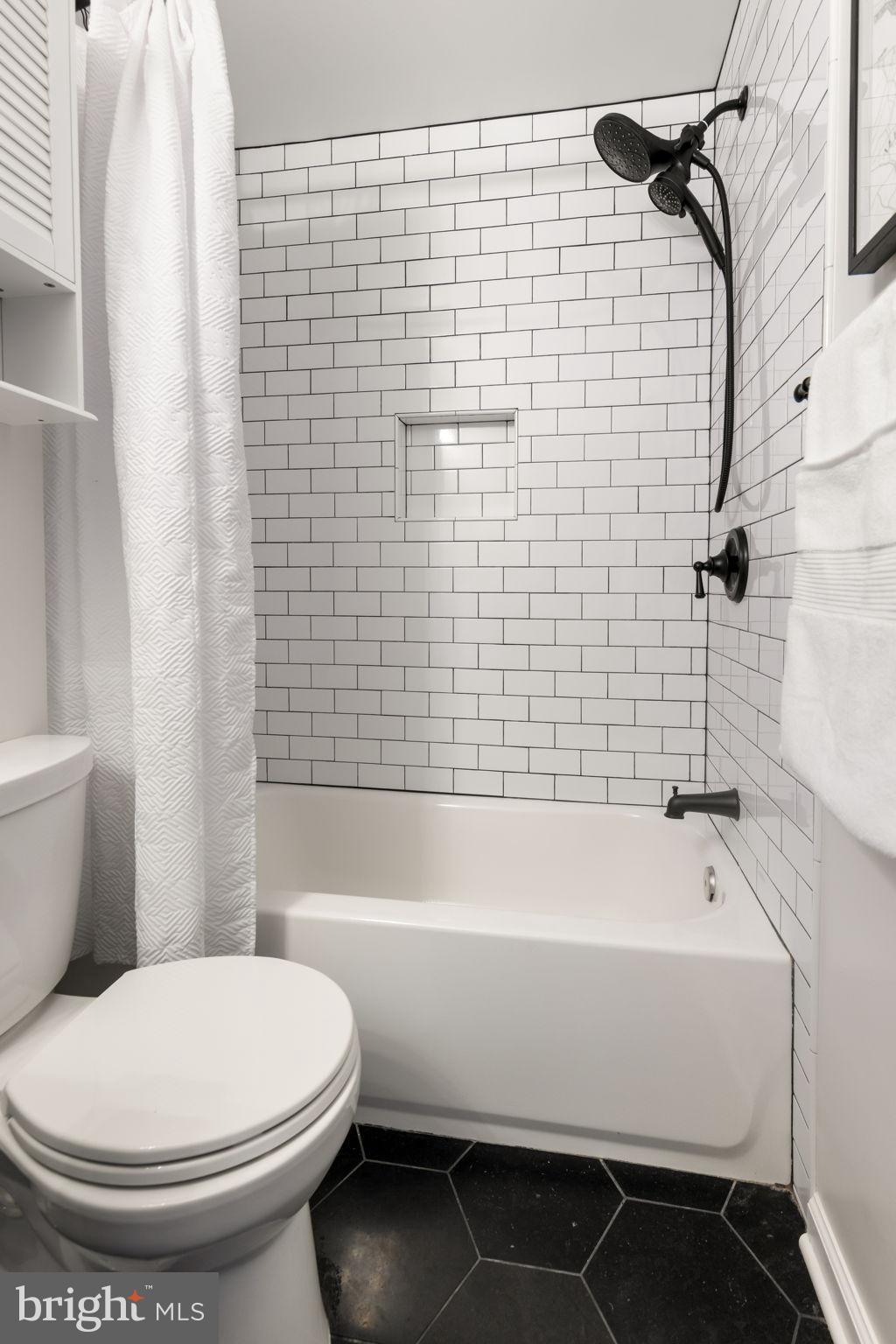 6223 WALKERS CROFT WAY