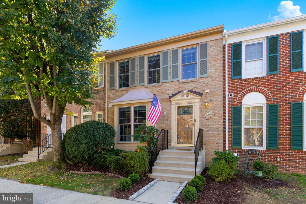 6223 WALKERS CROFT WAY