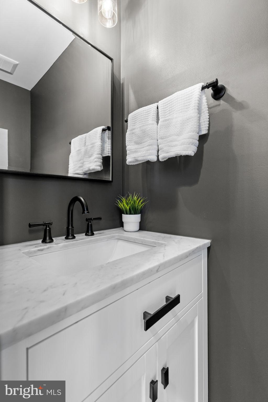 6223 WALKERS CROFT WAY