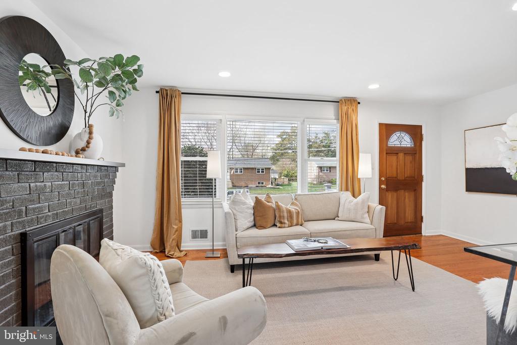 5909 RIDGE VIEW DRIVE