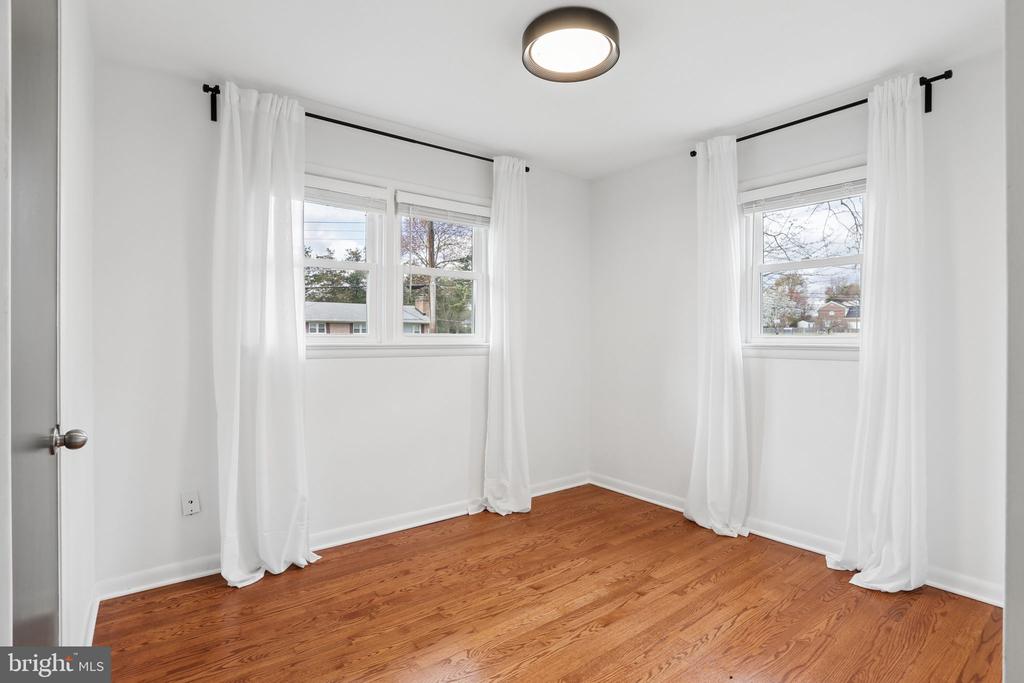 5909 RIDGE VIEW DRIVE