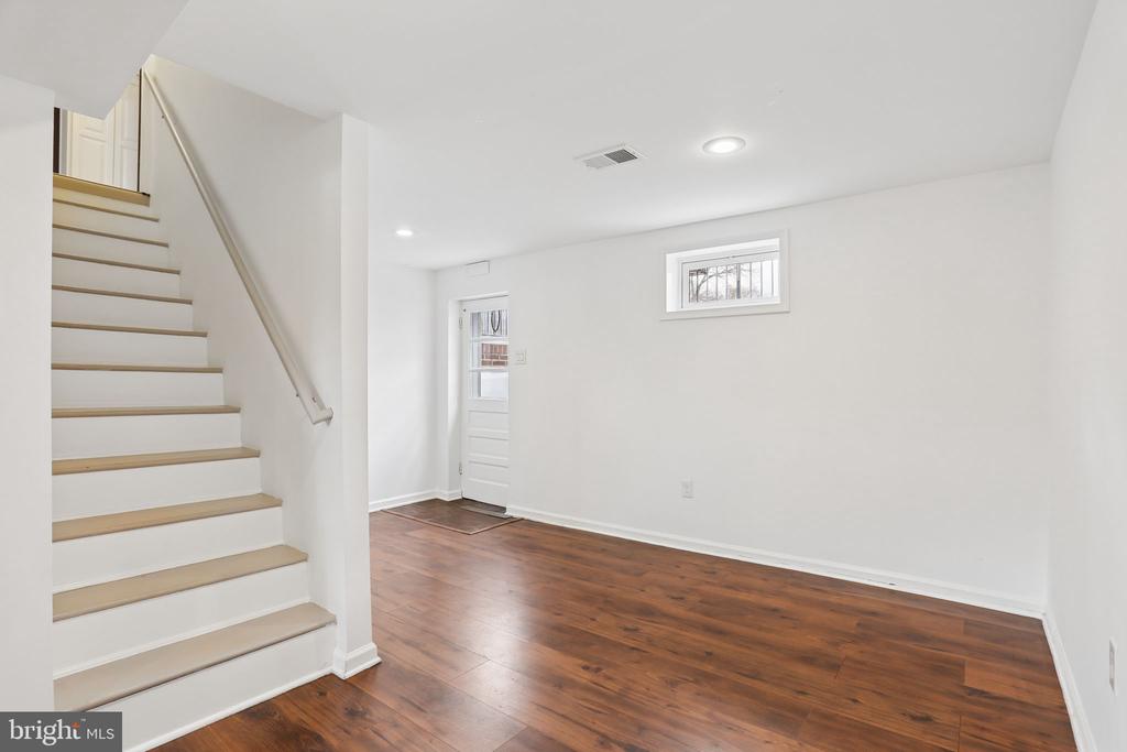 5909 RIDGE VIEW DRIVE