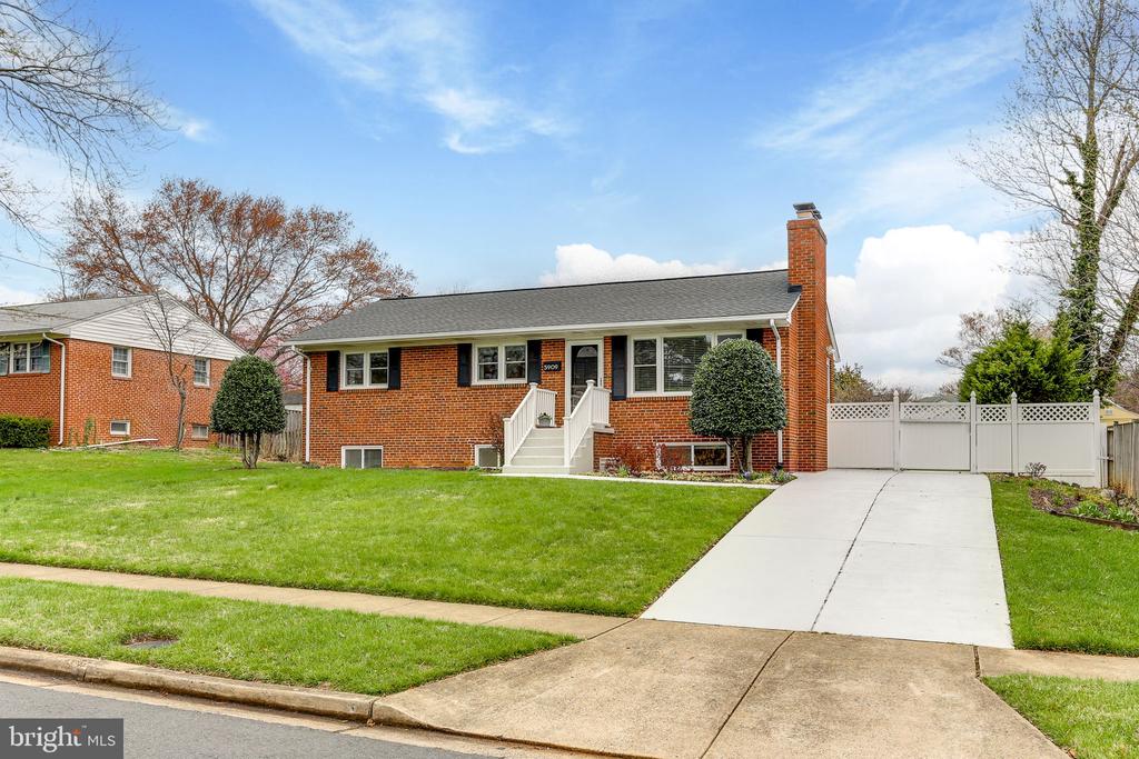 5909 RIDGE VIEW DRIVE