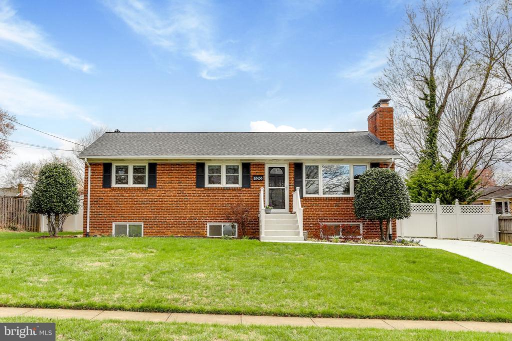 5909 RIDGE VIEW DRIVE