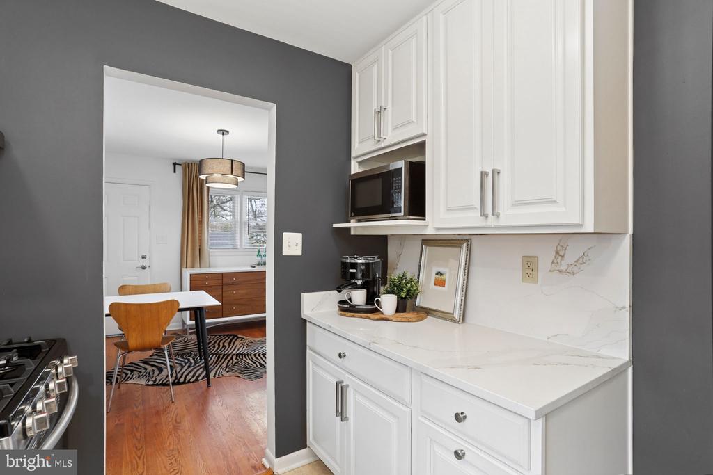5909 RIDGE VIEW DRIVE