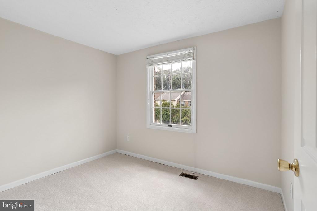 6033 HYDRANGEA DRIVE