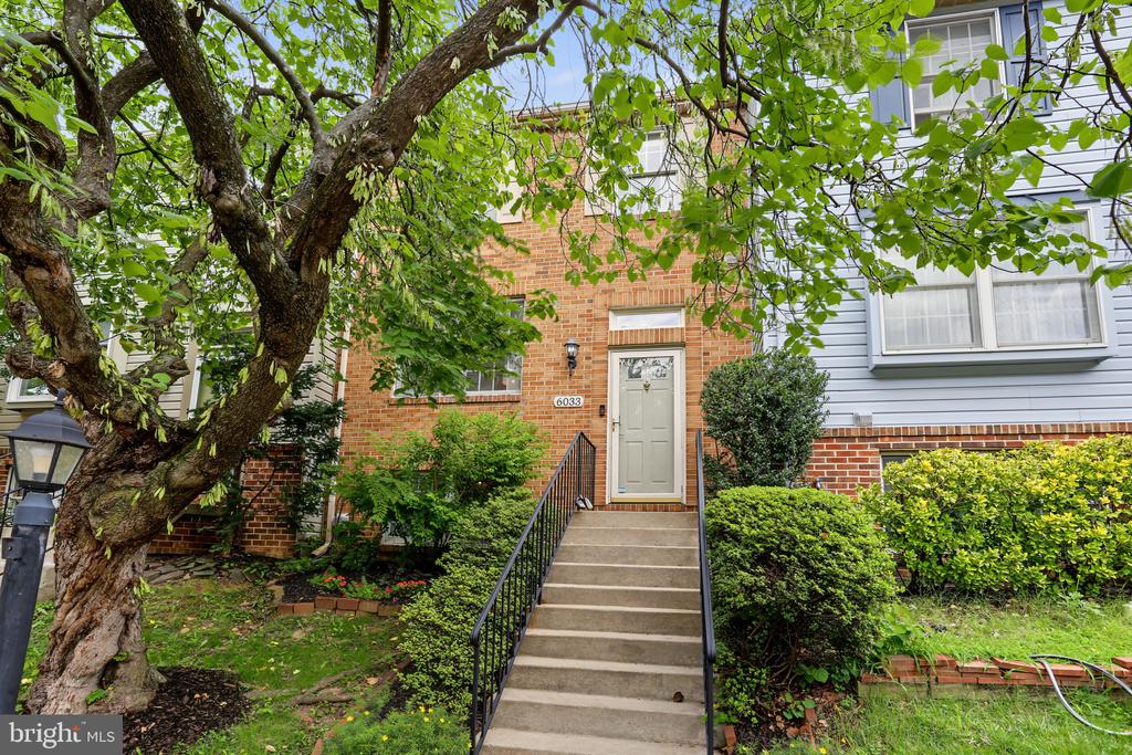 6033 HYDRANGEA DRIVE