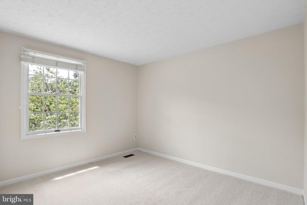 6033 HYDRANGEA DRIVE