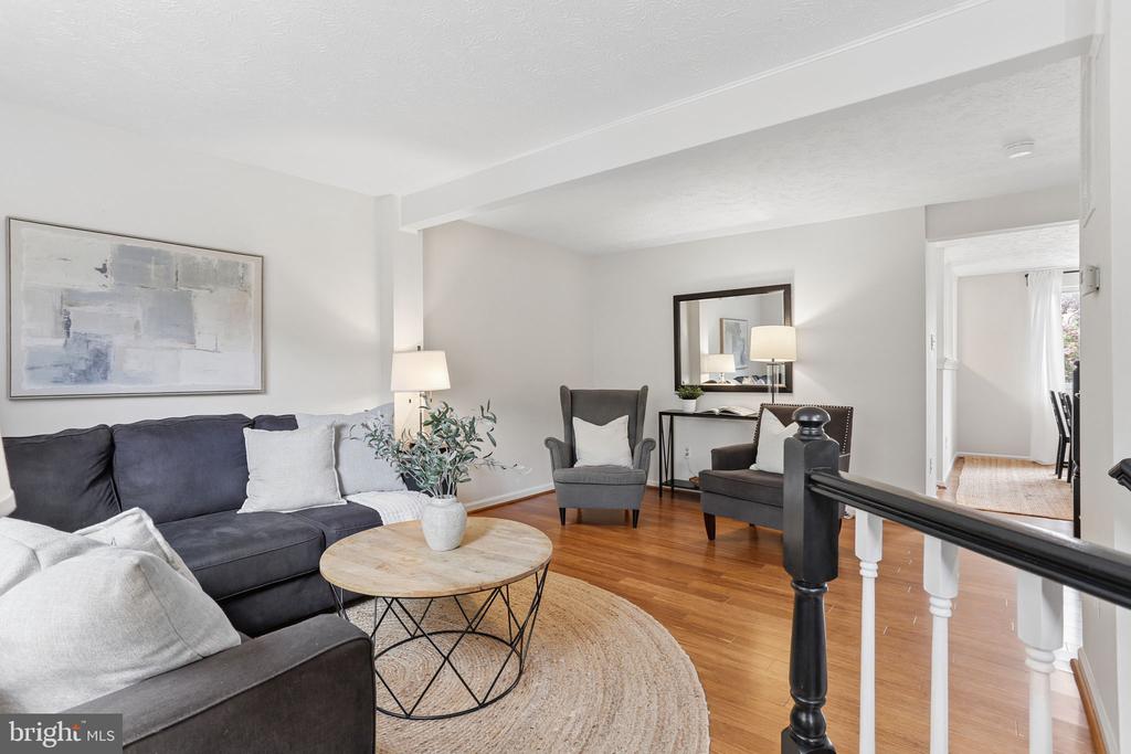 6033 HYDRANGEA DRIVE