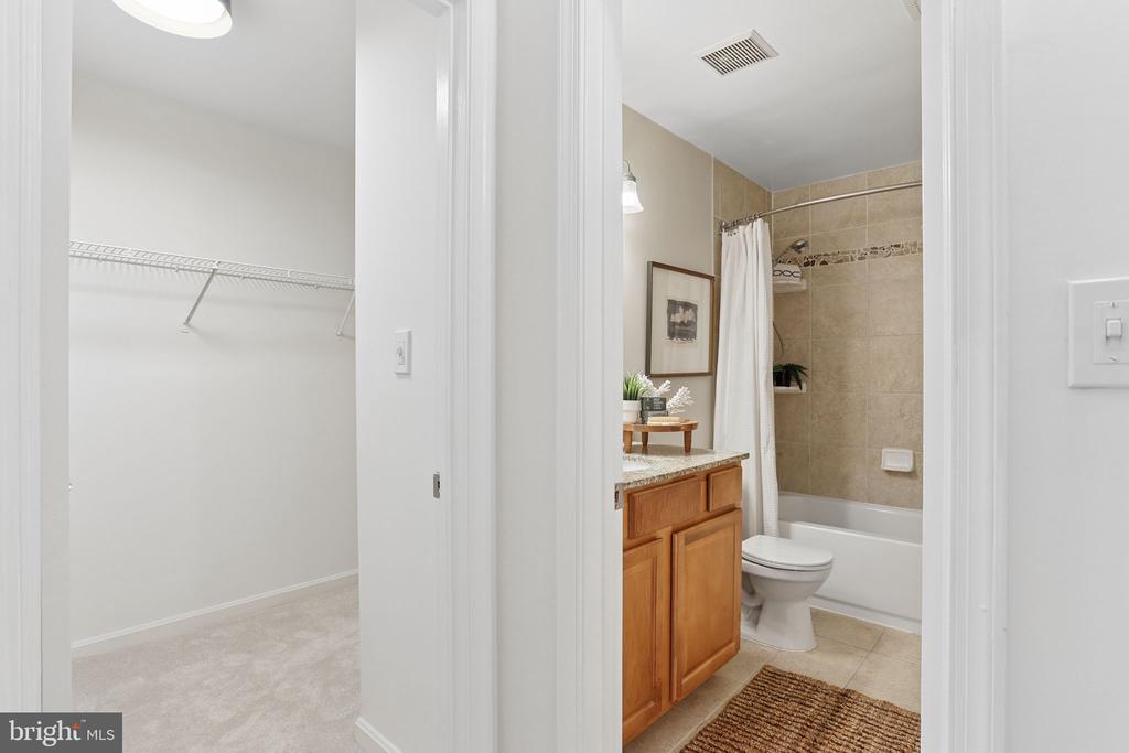 3176 SUMMIT SQUARE DRIVE Unit: 4-B5