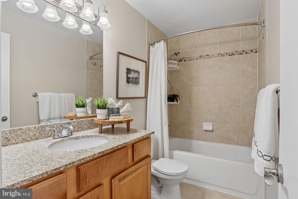 3176 SUMMIT SQUARE DRIVE Unit: 4-B5