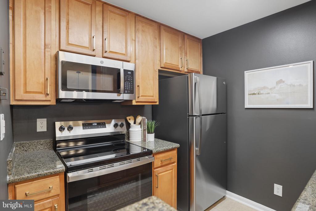 3176 SUMMIT SQUARE DRIVE Unit: 4-B5