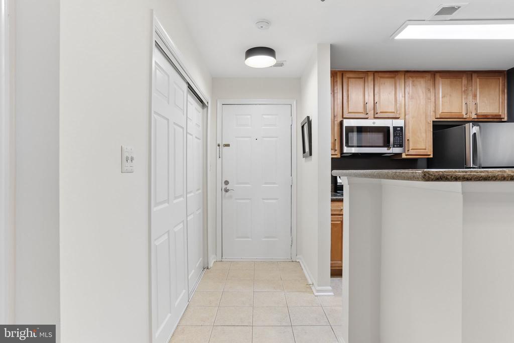 3176 SUMMIT SQUARE DRIVE Unit: 4-B5