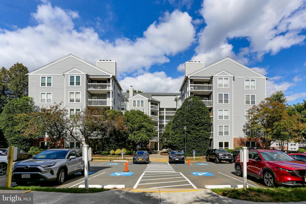 3176 SUMMIT SQUARE DRIVE Unit: 4-B5