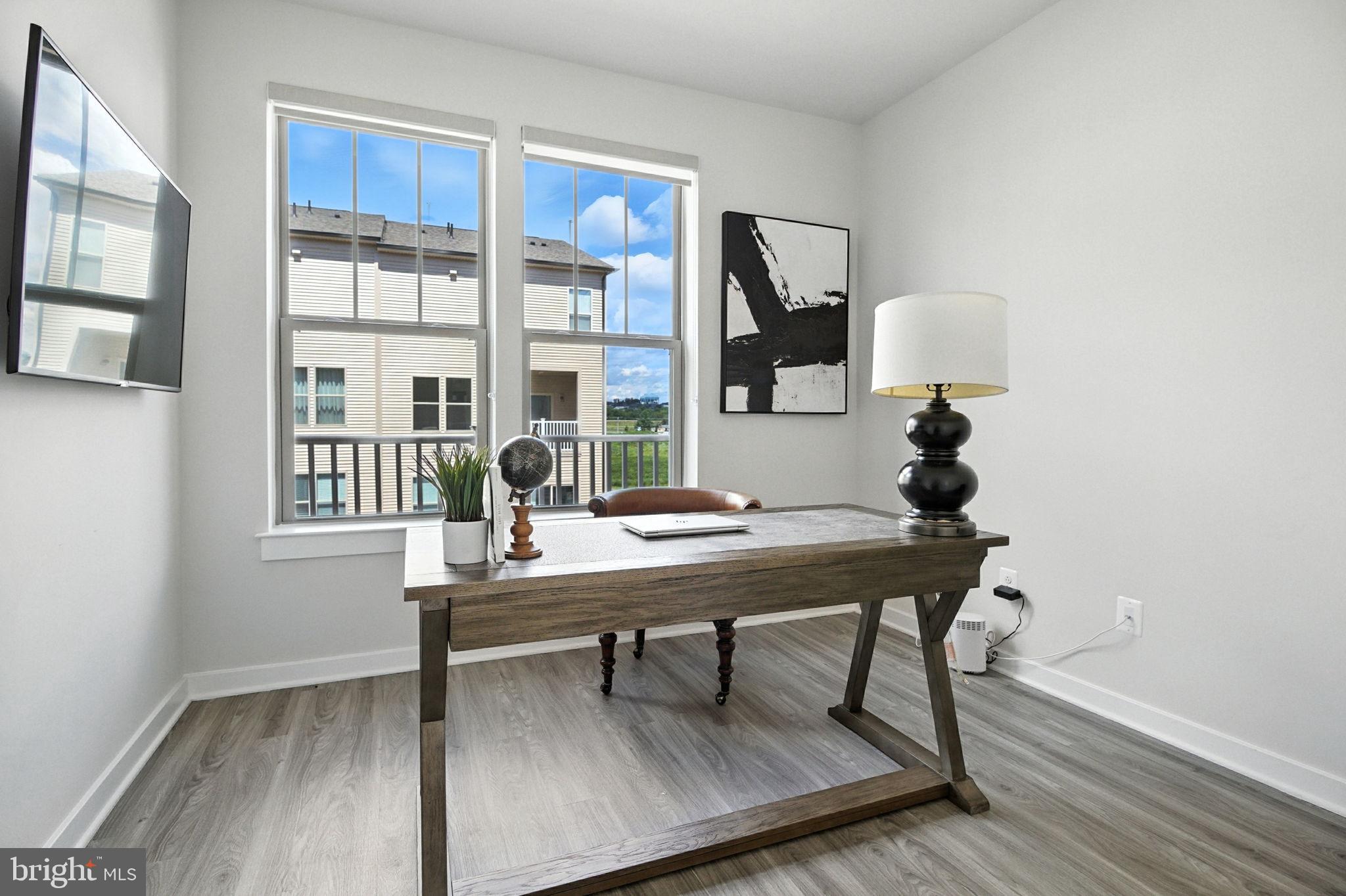 1024 MADEIRA TERRACE SE