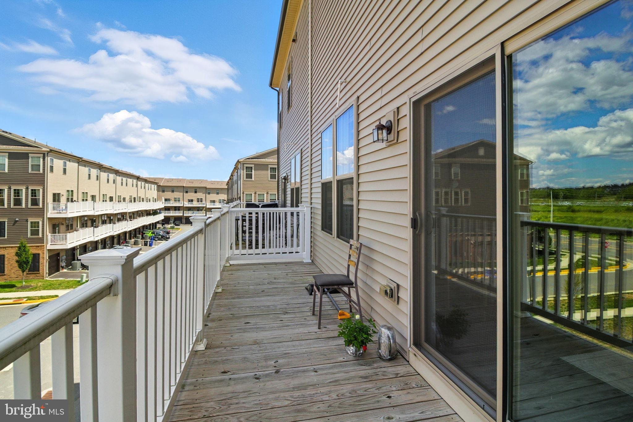 1024 MADEIRA TERRACE SE