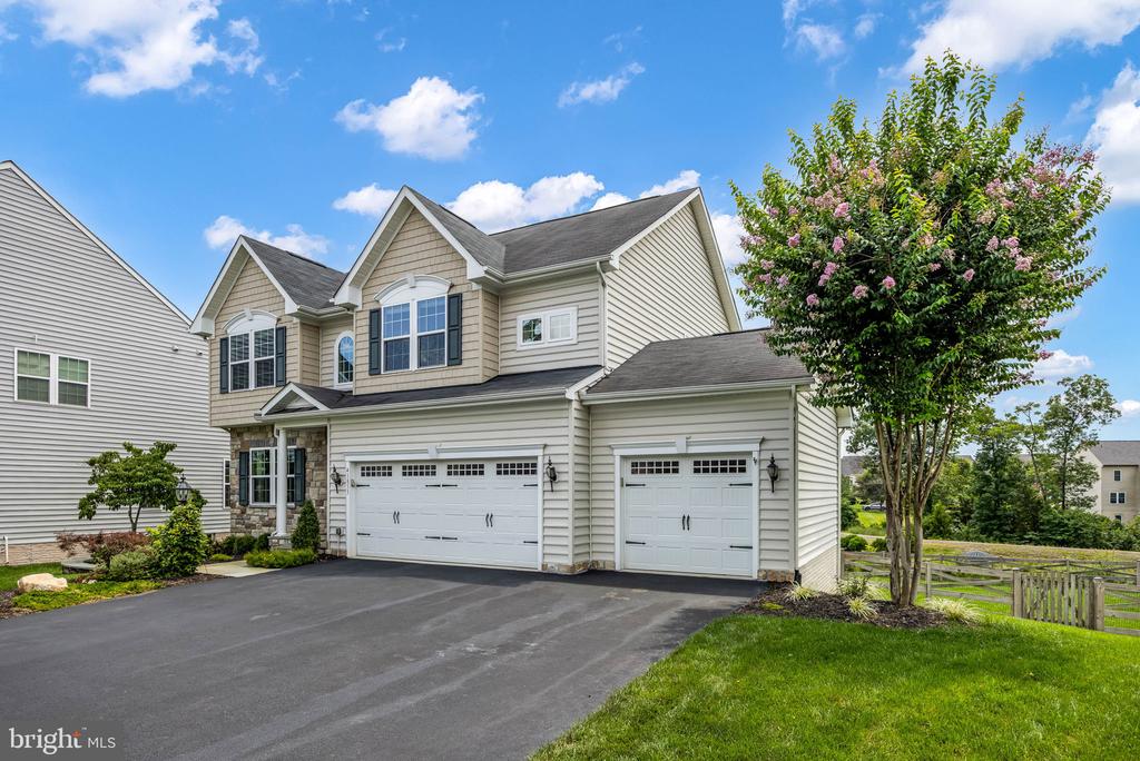 41833 WALDEN KNOLL COURT