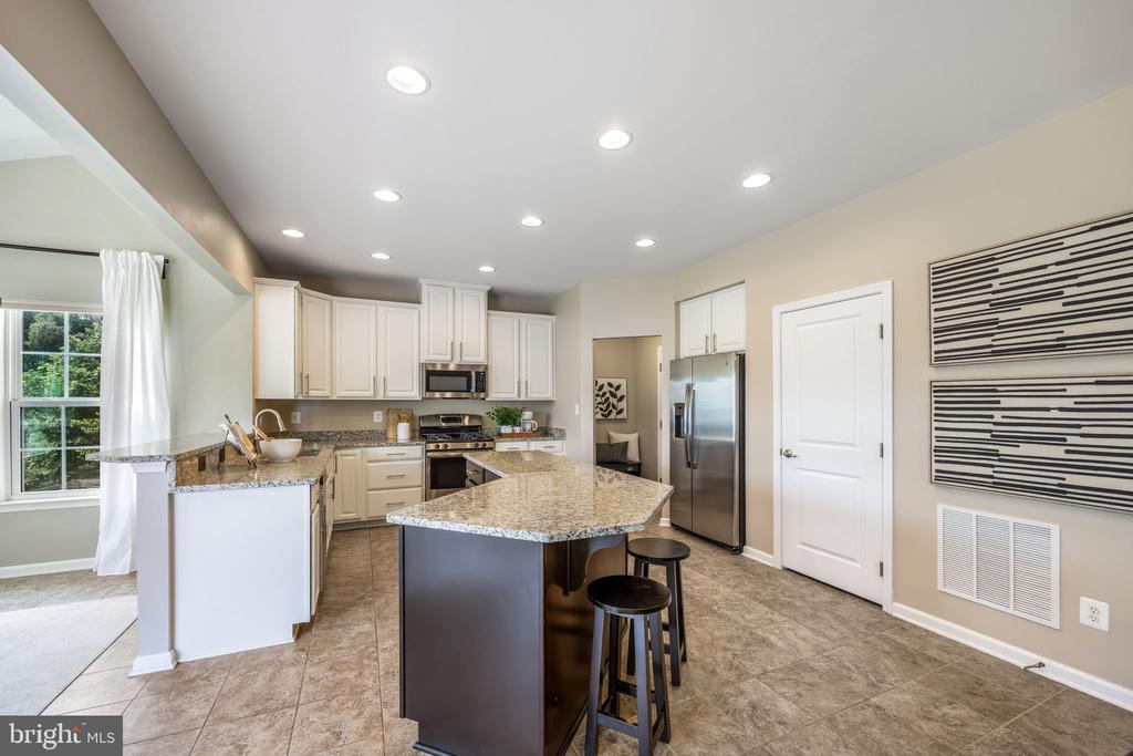 41833 WALDEN KNOLL COURT