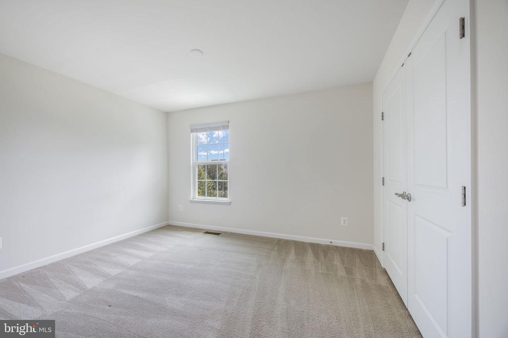 41833 WALDEN KNOLL COURT