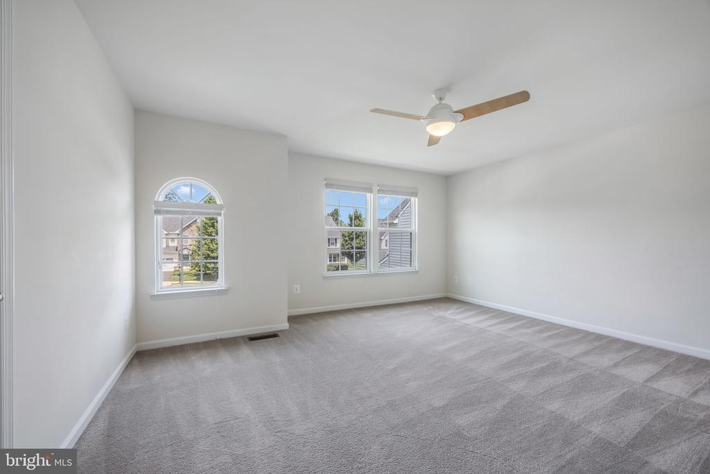 41833 WALDEN KNOLL COURT