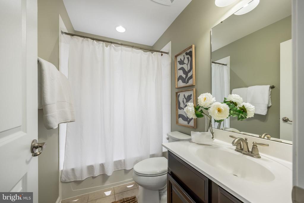 41833 WALDEN KNOLL COURT