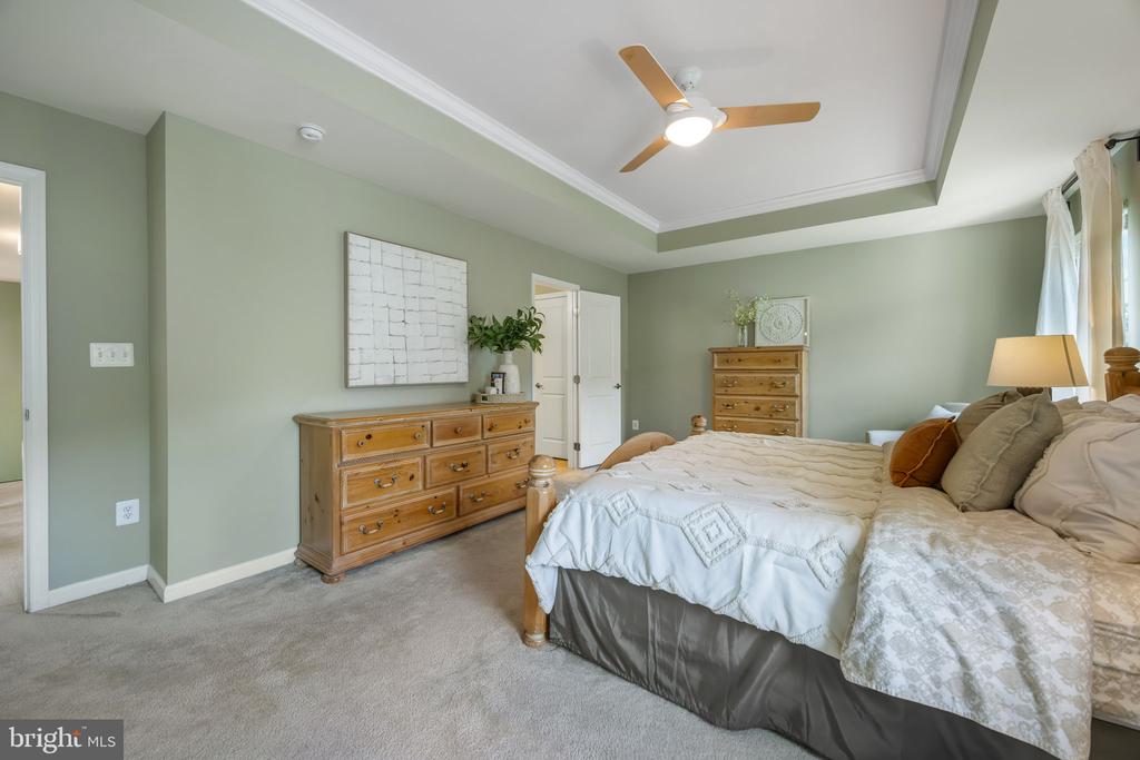 41833 WALDEN KNOLL COURT