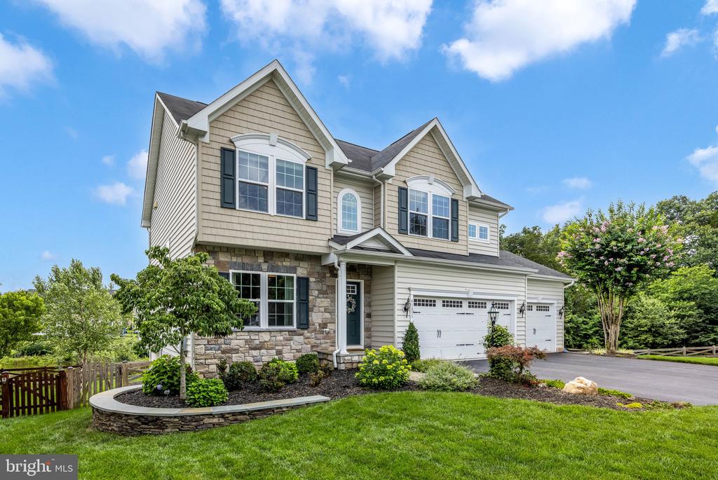 41833 WALDEN KNOLL COURT