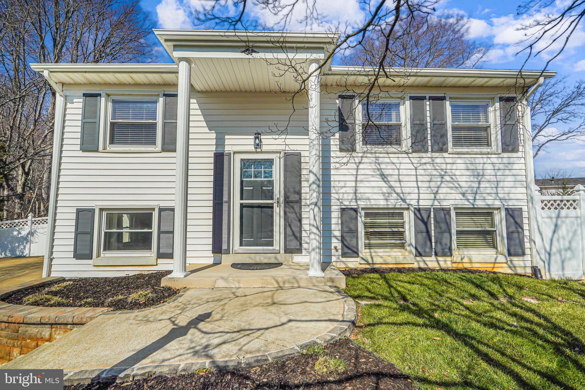 5122 Leesburg Ct