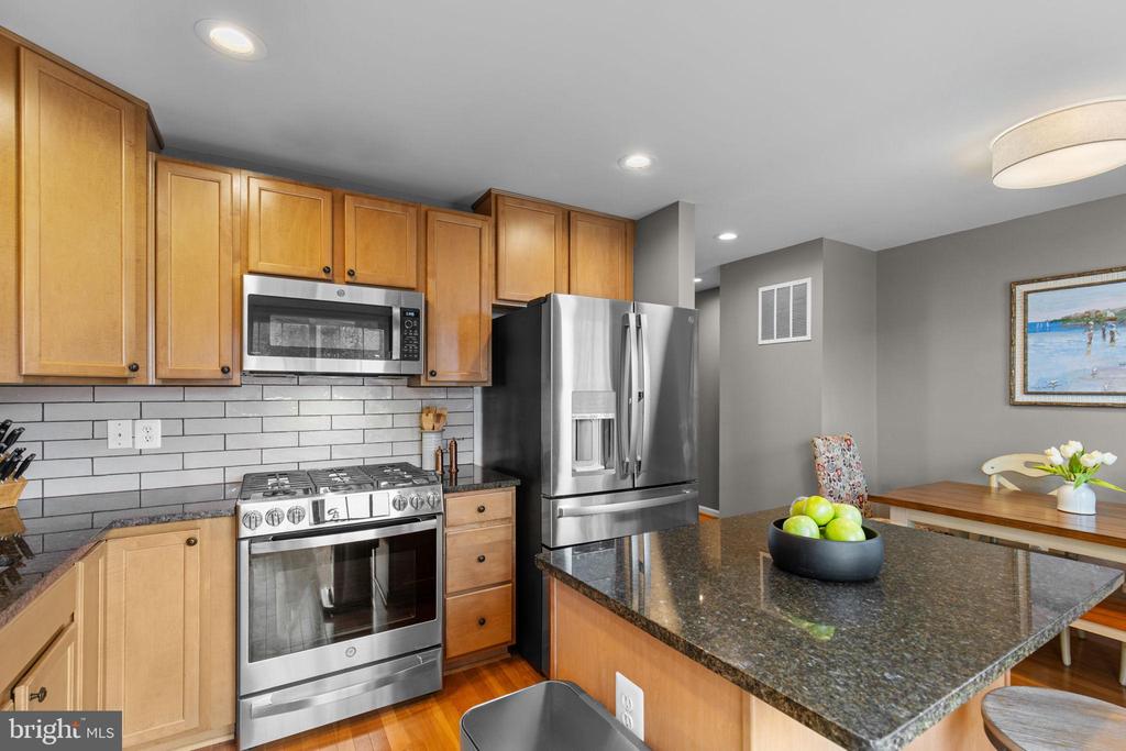 2904 TRUFFLE OAK PLACE