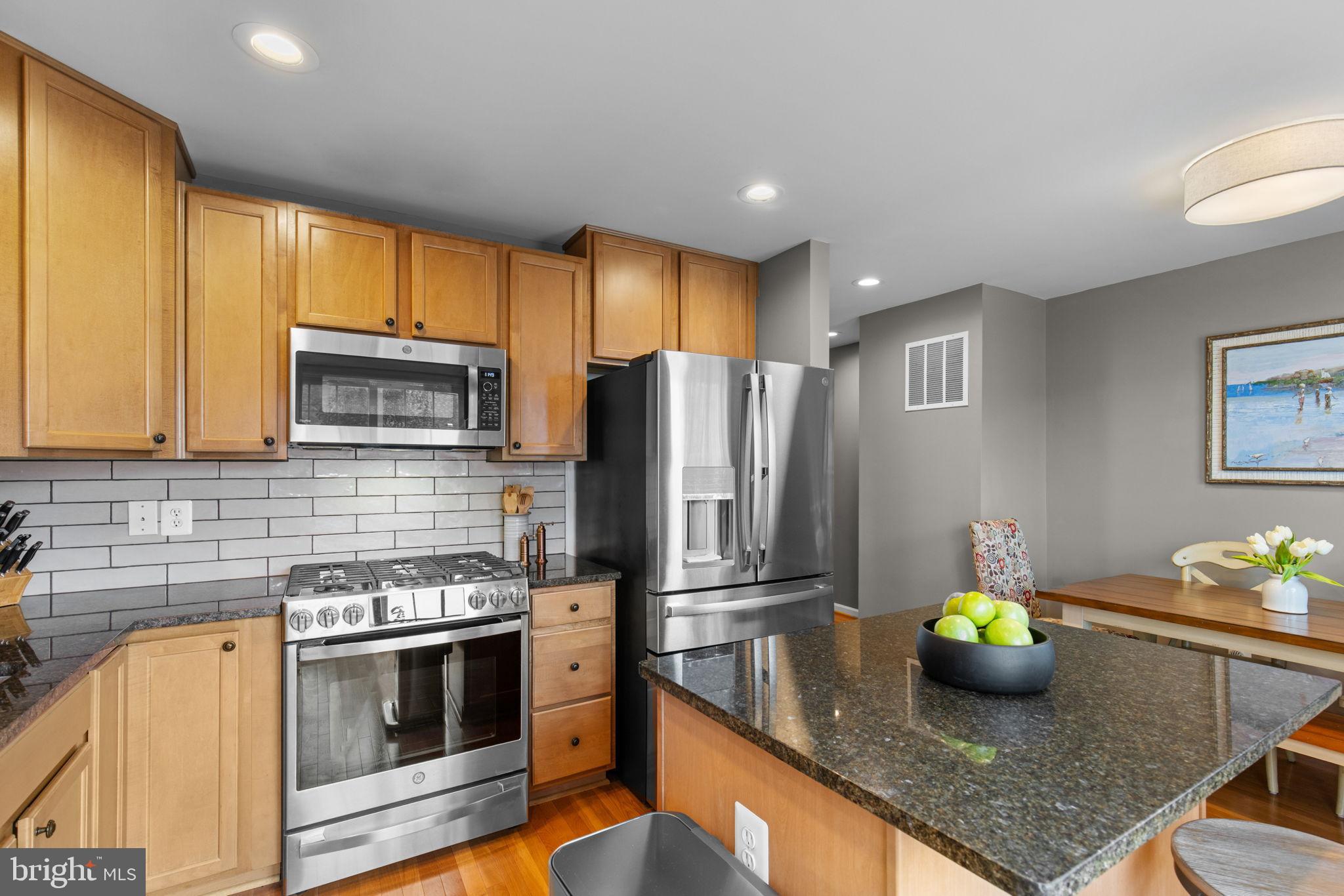 2904 TRUFFLE OAK PLACE