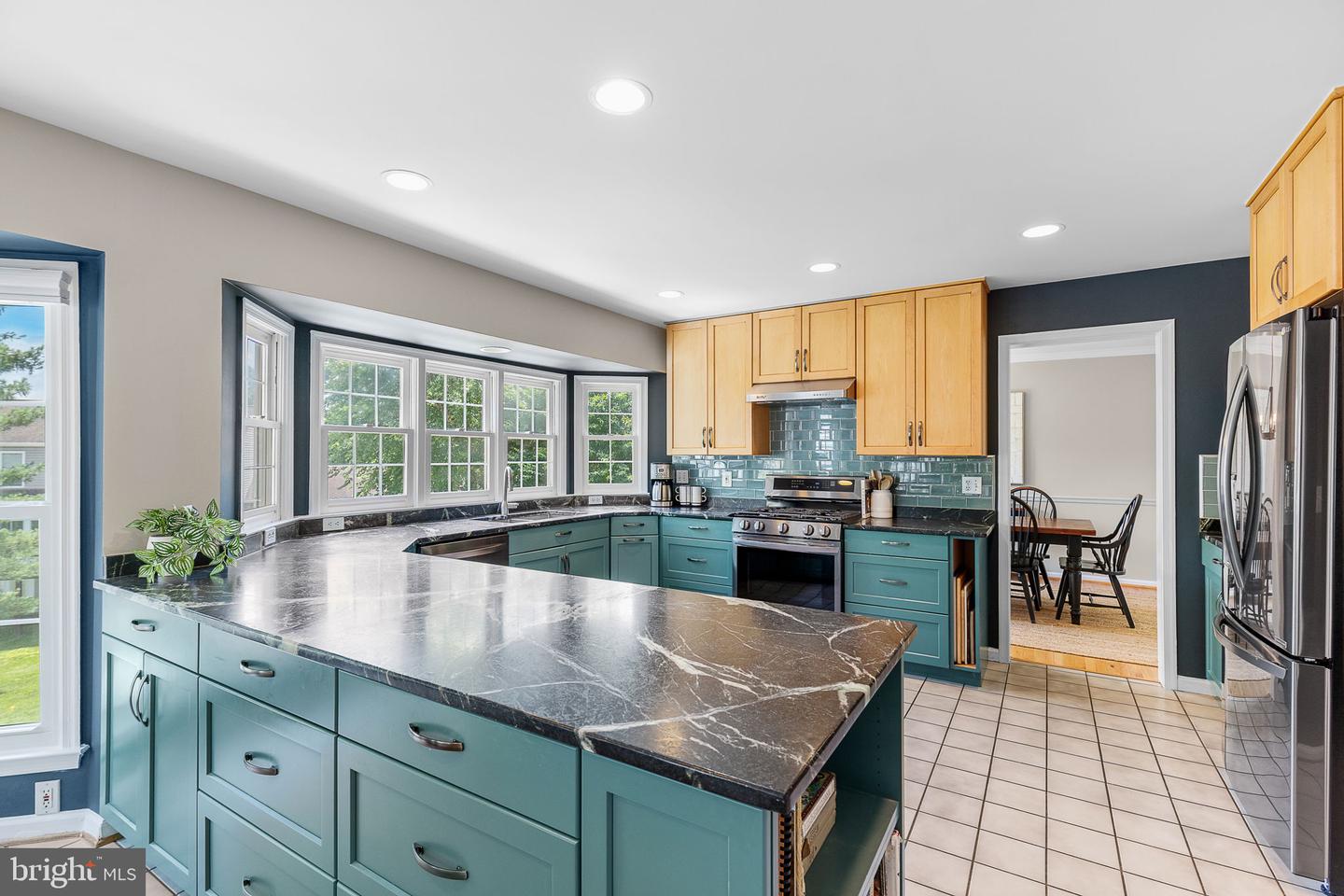 33 Westbrook Ln