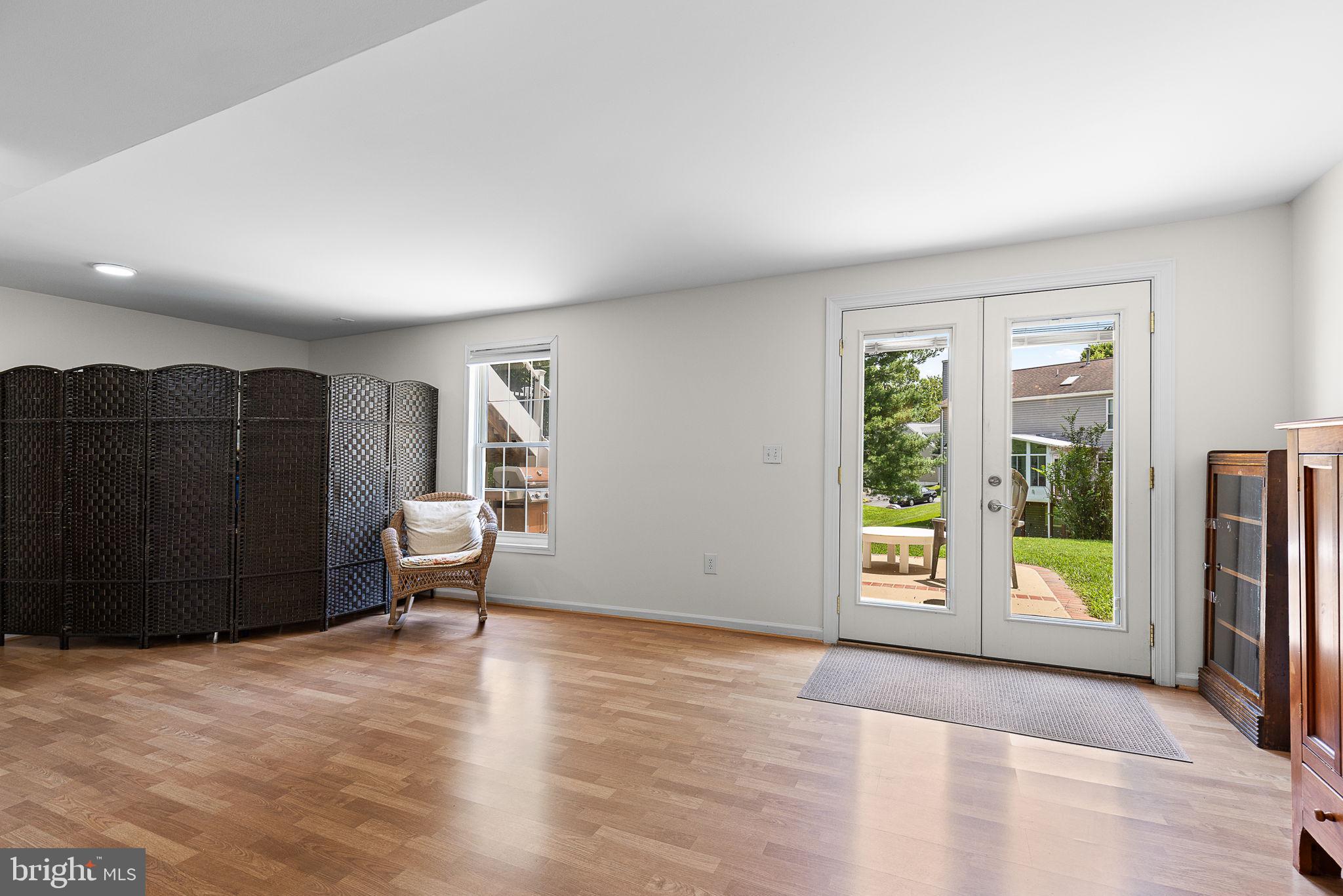 33 Westbrook Ln