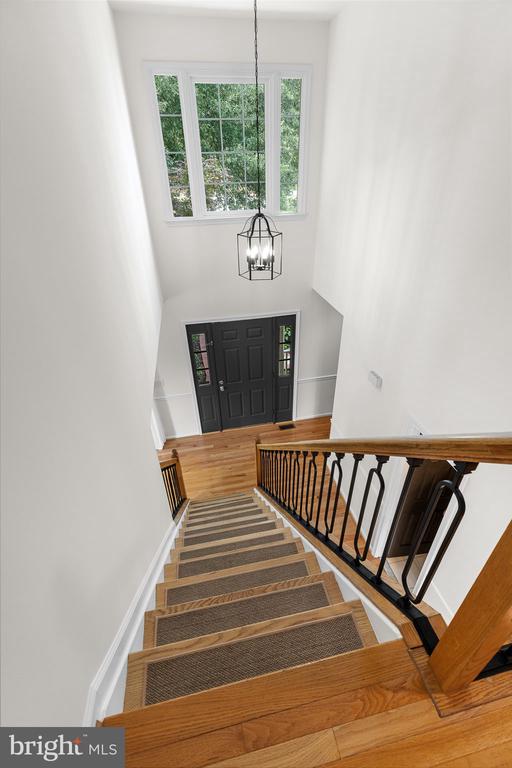 33 Westbrook Ln