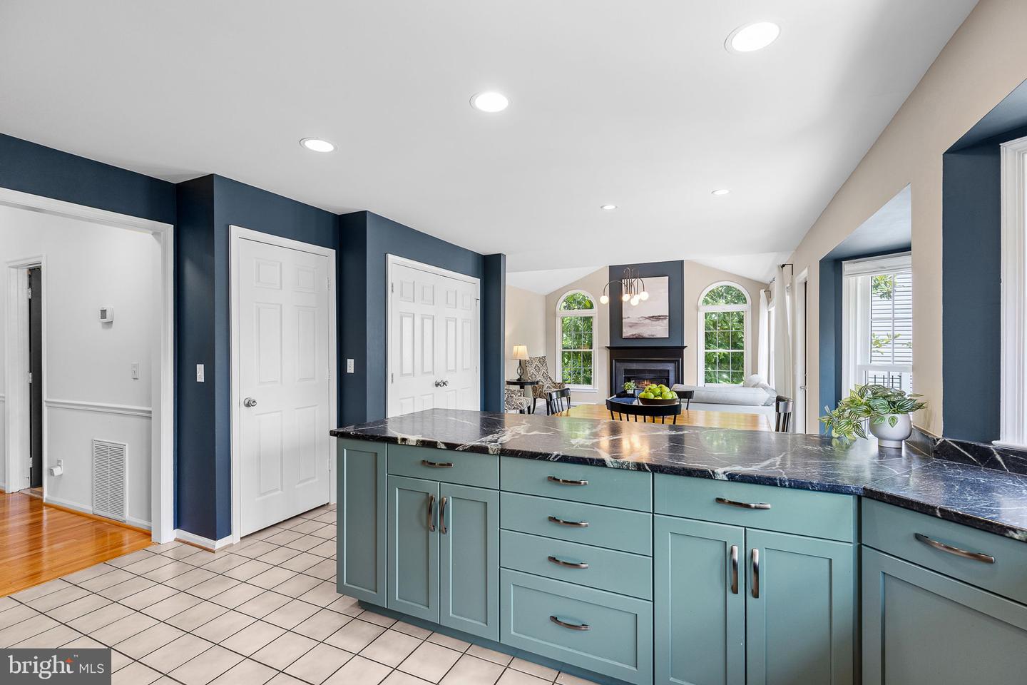 33 Westbrook Ln