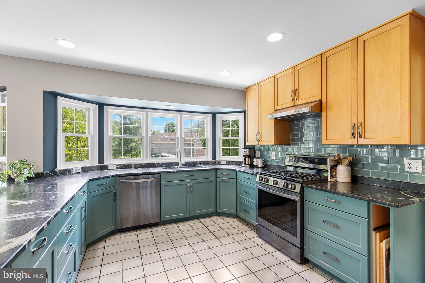 33 Westbrook Ln
