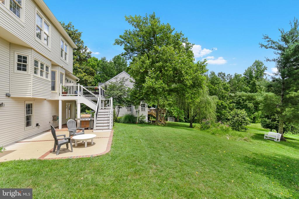 33 Westbrook Ln