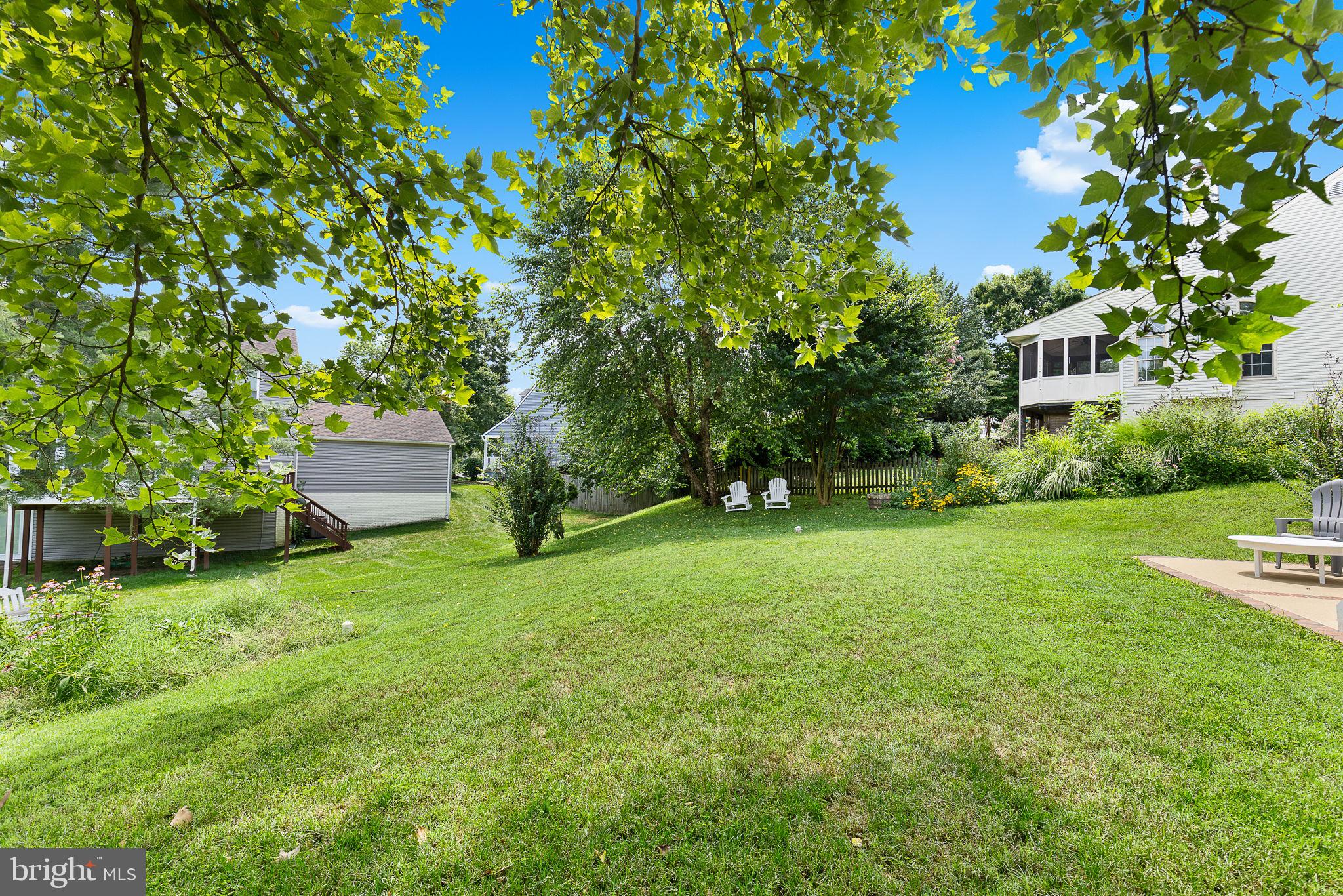 33 Westbrook Ln