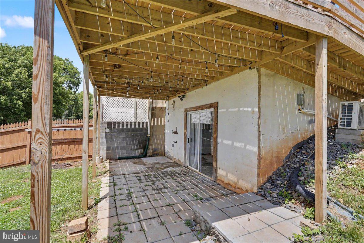 205 S SHENANDOAH AVENUE