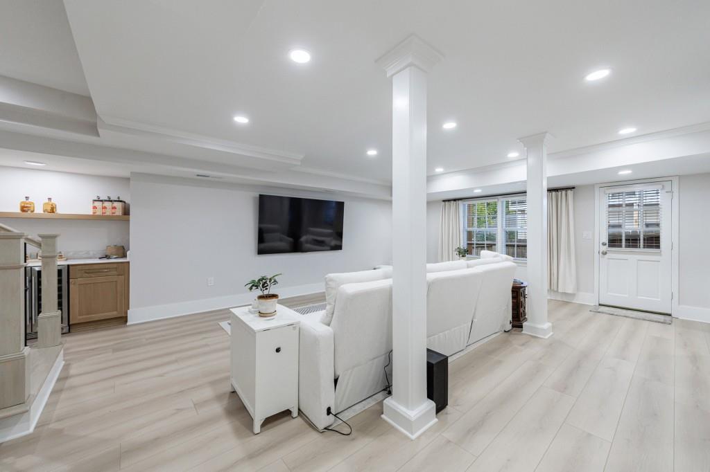 923 Lenox Hill Court NE