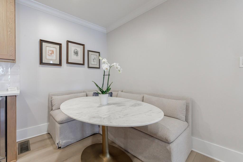 923 Lenox Hill Court NE