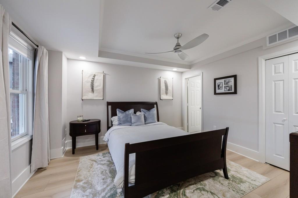 923 Lenox Hill Court NE