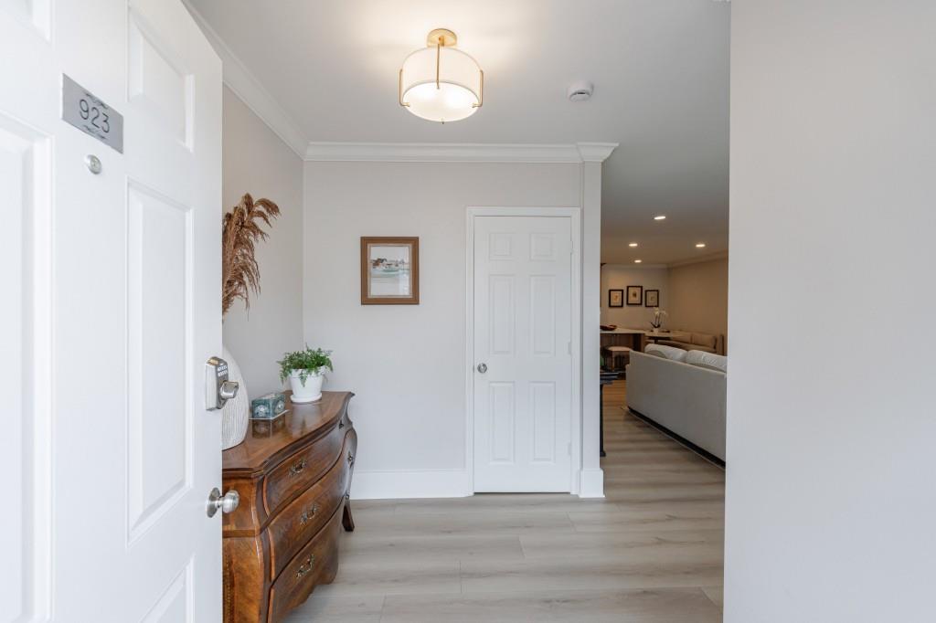 923 Lenox Hill Court NE