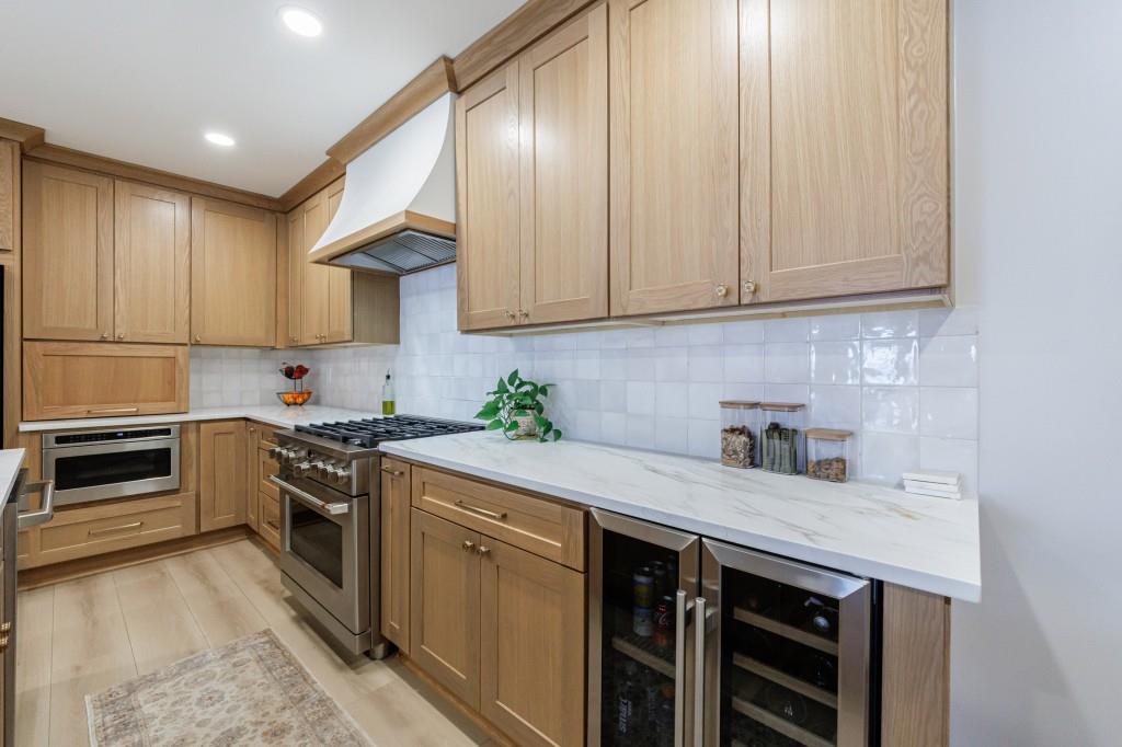 923 Lenox Hill Court NE