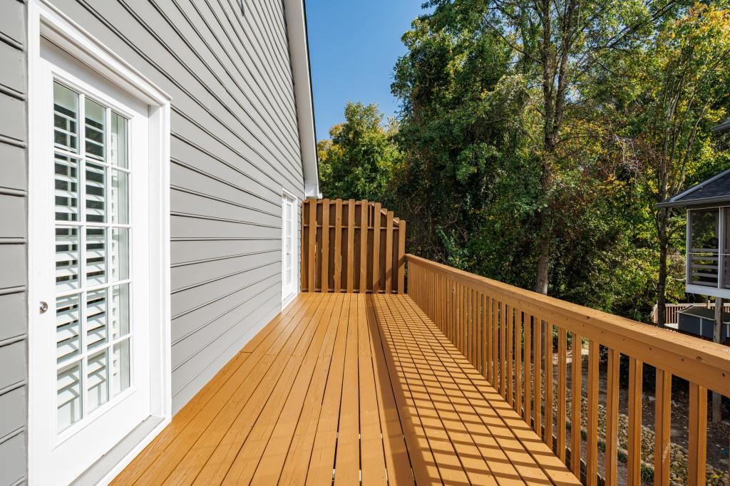 923 Lenox Hill Court NE