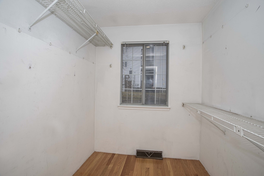 119 Tall Oaks Drive # I