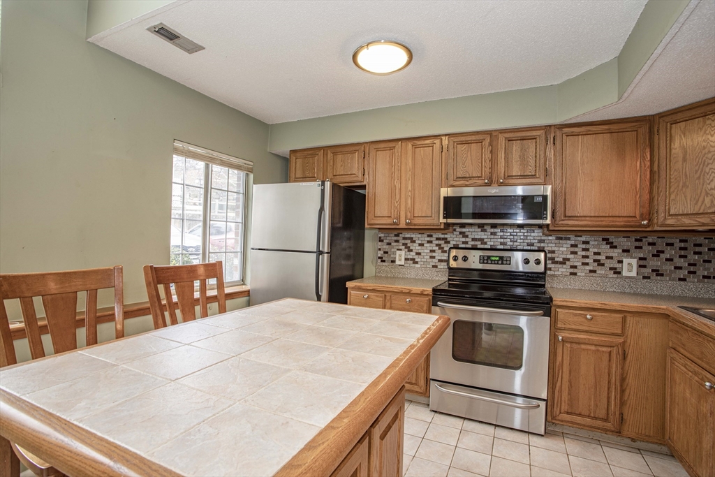 119 Tall Oaks Drive # I