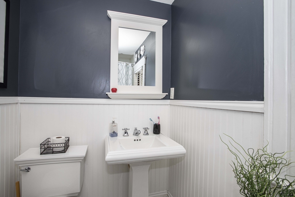 552 West Elm Street