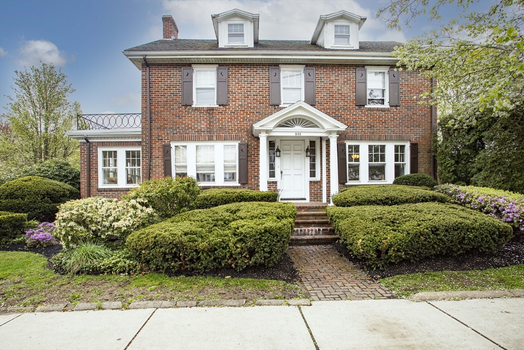 552 West Elm Street